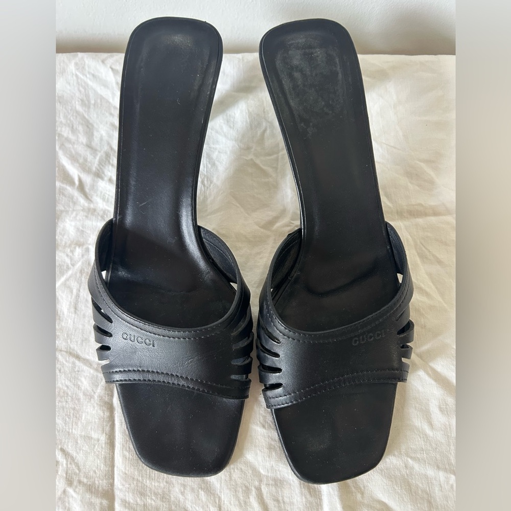 Gently Used Gucci black leather cutout slide mules